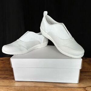 Vionic Denver Slip On Sneaker White Snake Print Slip-on Sneakers Size 8.5